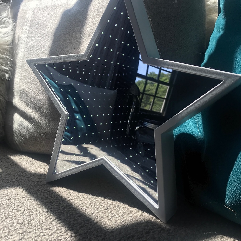 LED Light Star Mirror - Picture 3 of 4